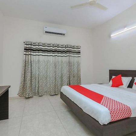 Oyo 22211 Shree Ankanatheshwara Residency Hotel Nanjangud ภายนอก รูปภาพ