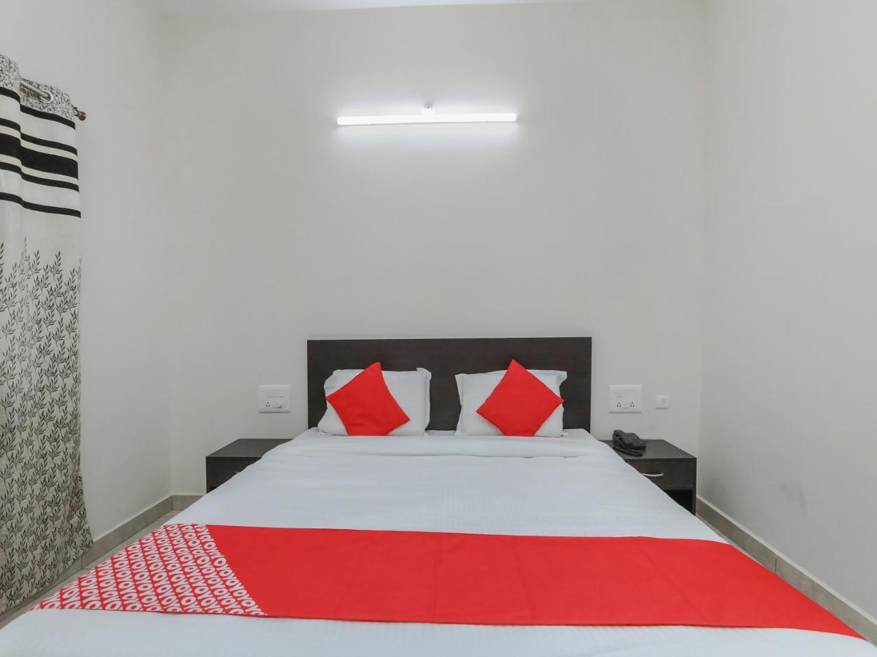 Oyo 22211 Shree Ankanatheshwara Residency Hotel Nanjangud ภายนอก รูปภาพ