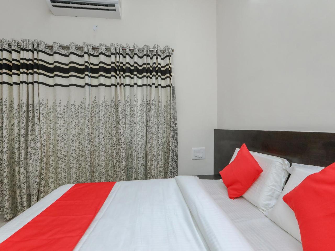 Oyo 22211 Shree Ankanatheshwara Residency Hotel Nanjangud ภายนอก รูปภาพ