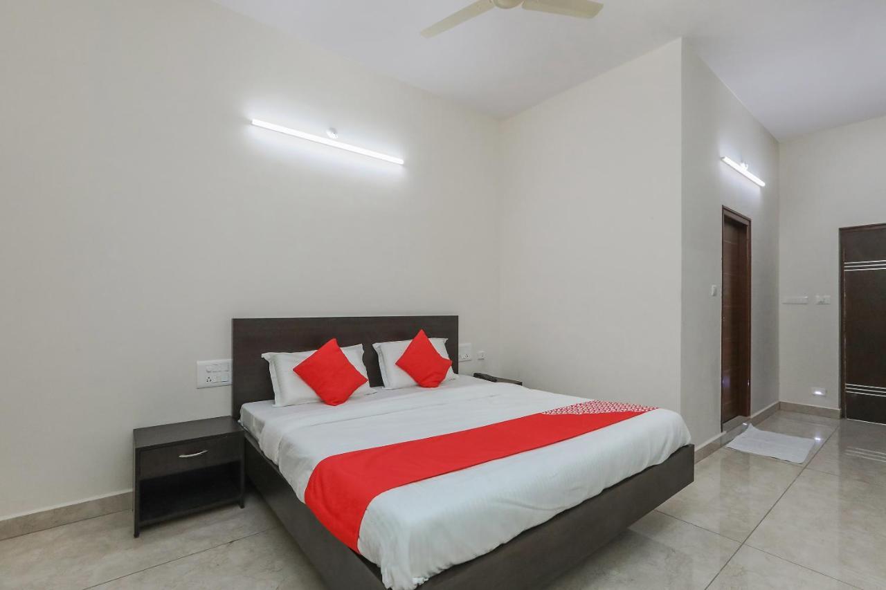Oyo 22211 Shree Ankanatheshwara Residency Hotel Nanjangud ภายนอก รูปภาพ