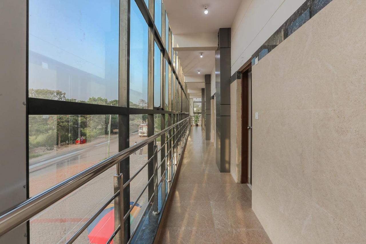Oyo 22211 Shree Ankanatheshwara Residency Hotel Nanjangud ภายนอก รูปภาพ